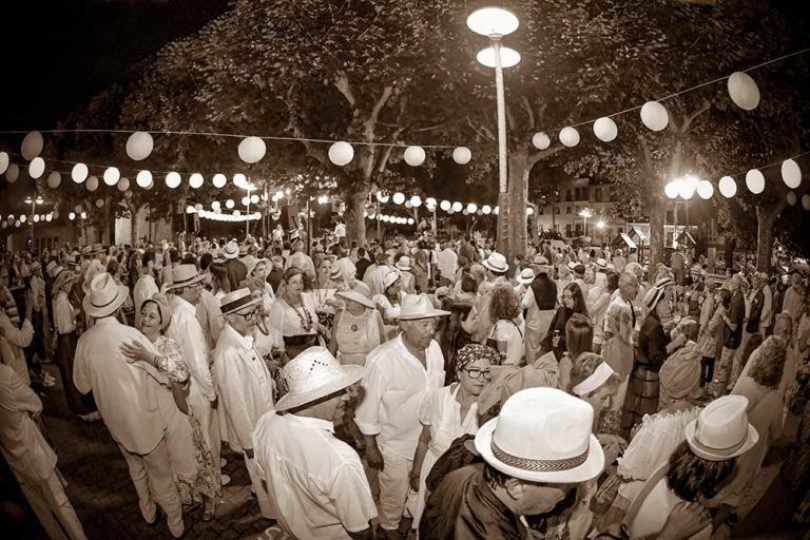 Aquí unas fotos que he recopilado del evento clásico en Ribadeo, Lugo.