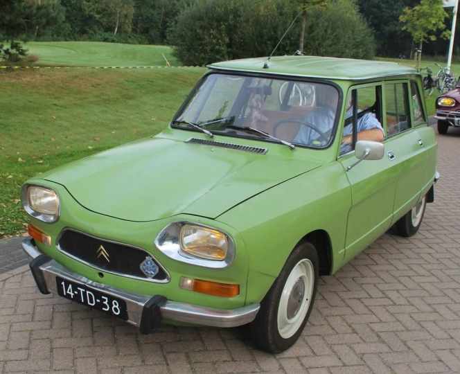 Aquí unas imágenes de la carrocería del Citroen C8.