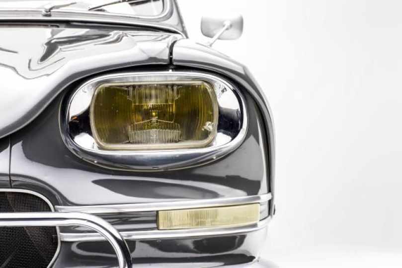 Aquí unas imágenes de la carrocería del Citroen C8.