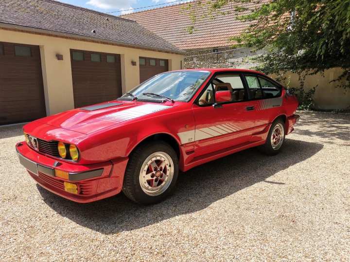 El Alfa Romeo GTV 6 en esos aspectos fascinantes.